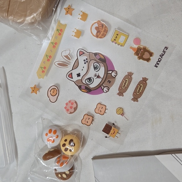 Nintendo carrying case plus accessories. - Picture 9 of 10